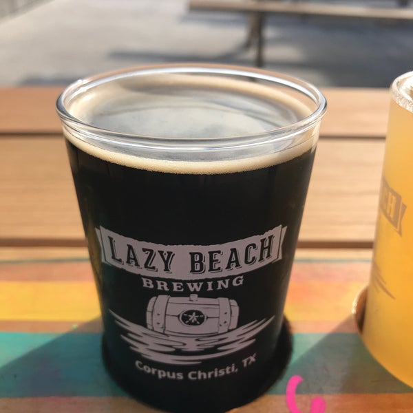 รูปภาพถ่ายที่ Lazy Beach Brewery โดย Jerad J. เมื่อ 3/22/2018