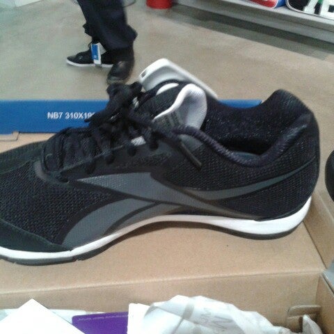 Adidas outlet mora sale