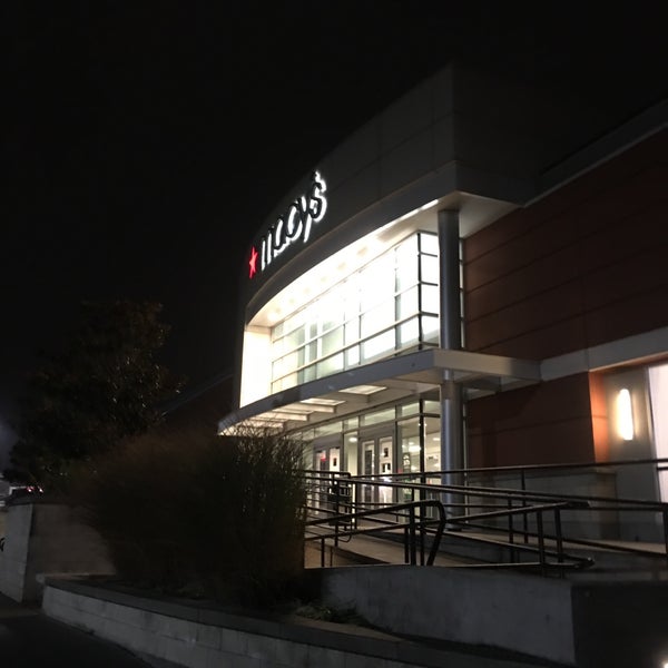 Macy's 18700 Alderwood Mall Pkwy