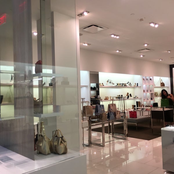 michael kors store quakerbridge mall