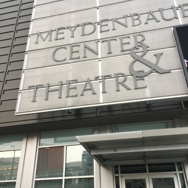 Photo prise au Meydenbauer Center par Josh v. le10/27/2021
