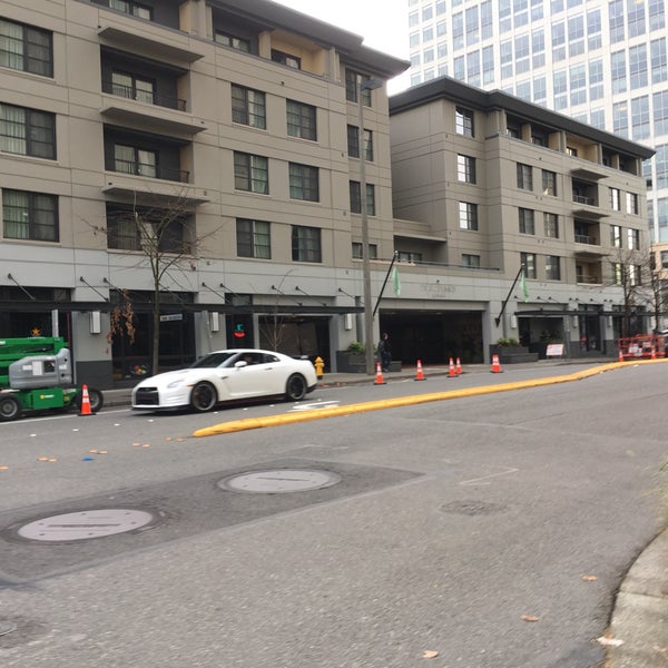 Foto tirada no(a) Courtyard by Marriott Seattle Bellevue/Downtown por Josh v. em 11/12/2018