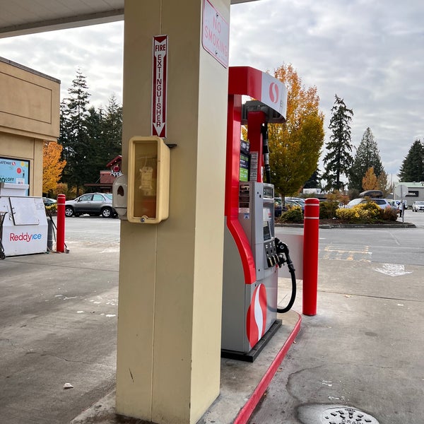 Safeway Gas Fuel Station in Crossroads