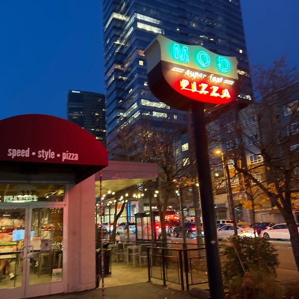 11/21/2021にJosh v.がMod Pizzaで撮った写真