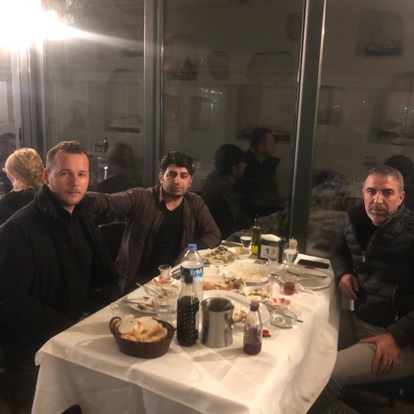 Foto diambil di Gemi Restaurant oleh Aziz Ç. pada 12/29/2022
