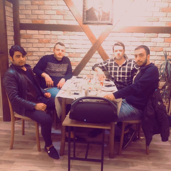 Foto tirada no(a) Muzom Restoran por Aziz Ç. em 11/10/2021