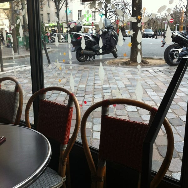 รูปภาพถ่ายที่ Café Odessa โดย Arm เมื่อ 12/24/2012