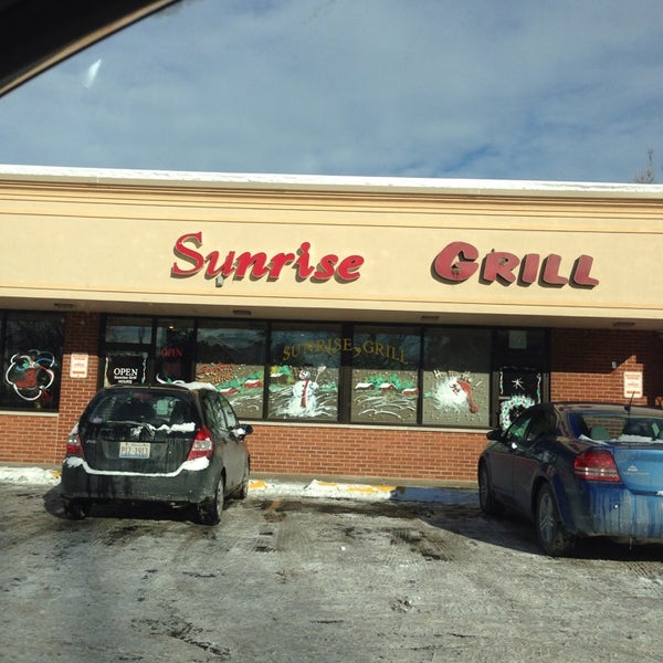 Foto tirada no(a) Sunrise Grill por Graham em 1/3/2014