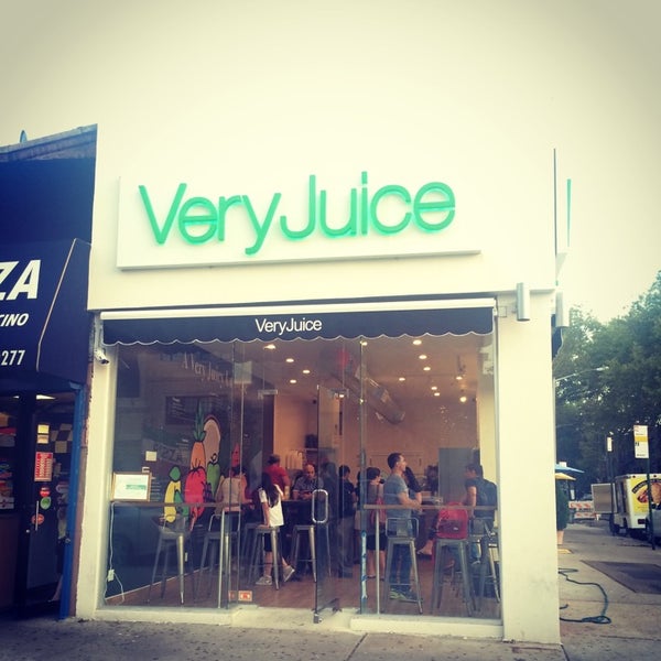 Foto tirada no(a) Very Juice Bar por vlad a. em 9/5/2014