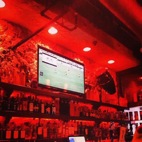 10/11/2013 tarihinde Andres A.ziyaretçi tarafından TuCandela Bar'de çekilen fotoğraf