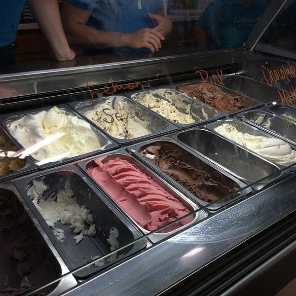 Foto tirada no(a) eCreamery Ice Cream &amp; Gelato por Rob E. em 6/21/2015