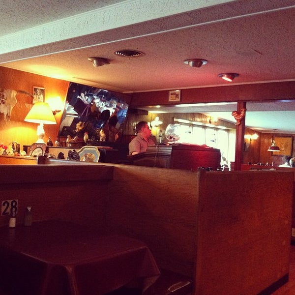 5/31/2013にRob E.がLee&#39;s Chicken Restaurantで撮った写真
