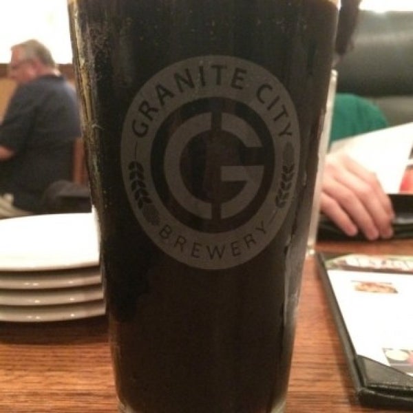 Photo taken at Granite City Food &amp; Brewery by Rob E. on 6/3/2016