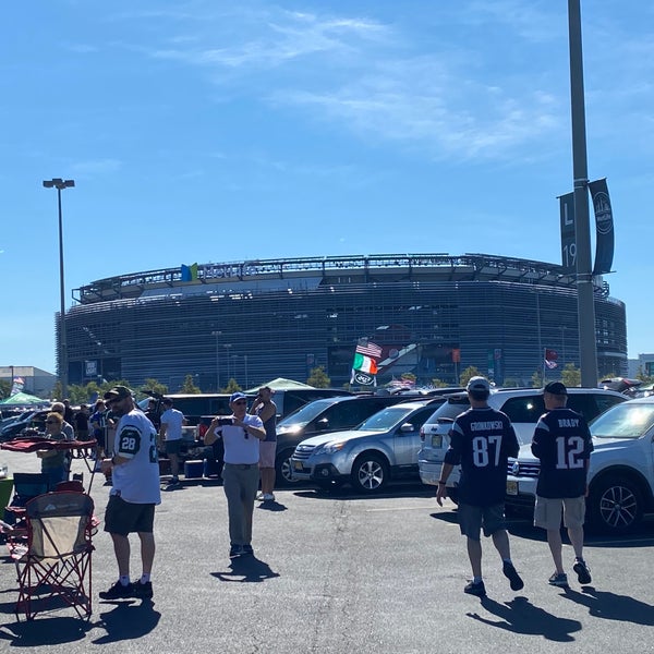 MetLife Parking Lot L 10 tips from 3639 visitors