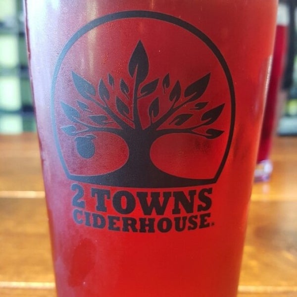 Photo taken at 2 Towns Ciderhouse by Jeff M. on 9/24/2015