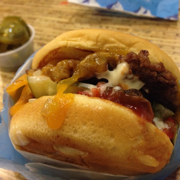 3/31/2014にSyed M.がElevation Burgerで撮った写真