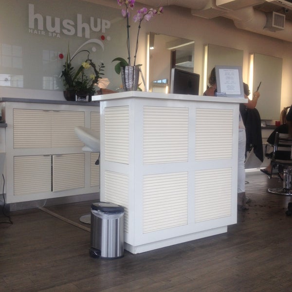 รูปภาพถ่ายที่ Hush Hush Hair Salon โดย Jennifer T. เมื่อ 4/13/2013