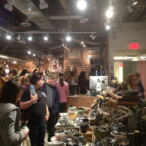 Photos at Brandy Melville Downtown Santa Monica 11 tips from 1495