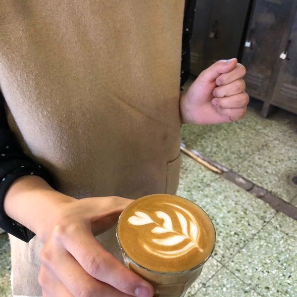 Foto diambil di Soloist Coffee Co. oleh Molly Z. pada 10/10/2019