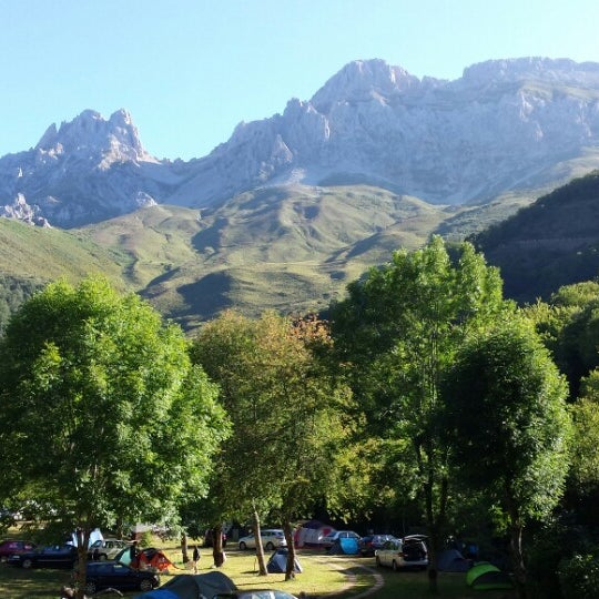 Foto tirada no(a) Camping El Cares Picos de Europa por Jose Antonio A. em 8/10/2014