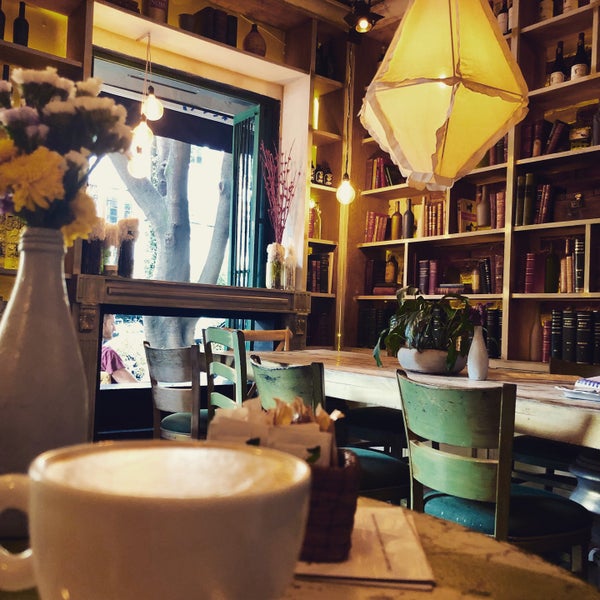 4/1/2019 tarihinde Rafa G.ziyaretçi tarafından Café Toscano'de çekilen fotoğraf