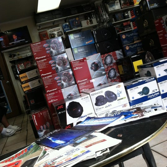 Stereo 1 One Automotive Repair Shop in Milwaukee