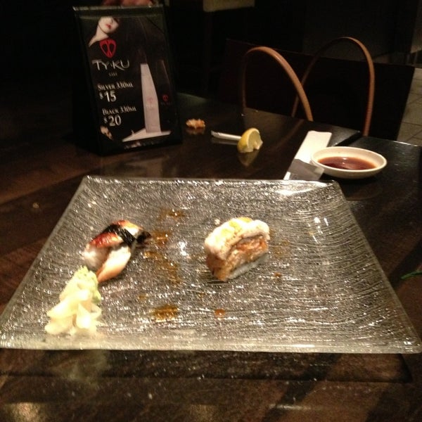 Foto tirada no(a) Gekko Sushi and Lounge por Kia Y. em 3/23/2013