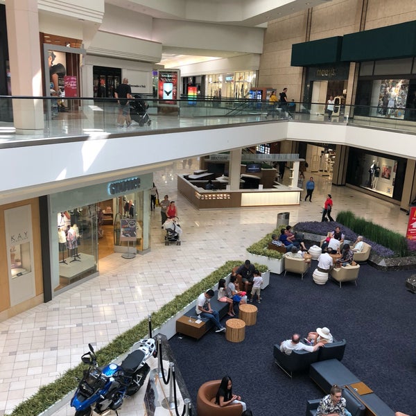 Das Foto wurde bei Sunvalley Shopping Center von Lena C. am 8/10/2018 aufgenommen