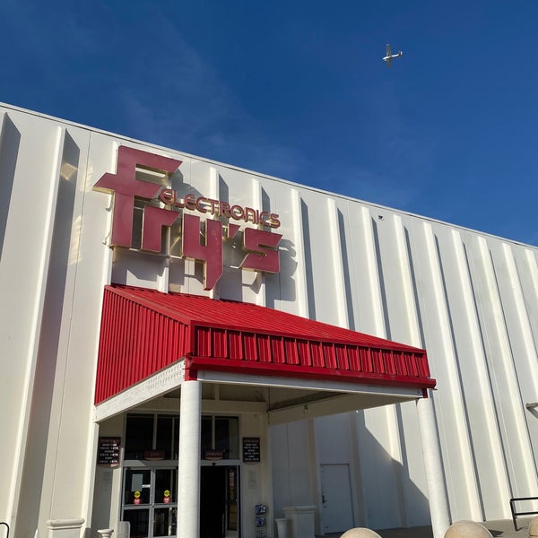 Fry's Electronics (Now Closed) Electronics Store in Downtown Concord