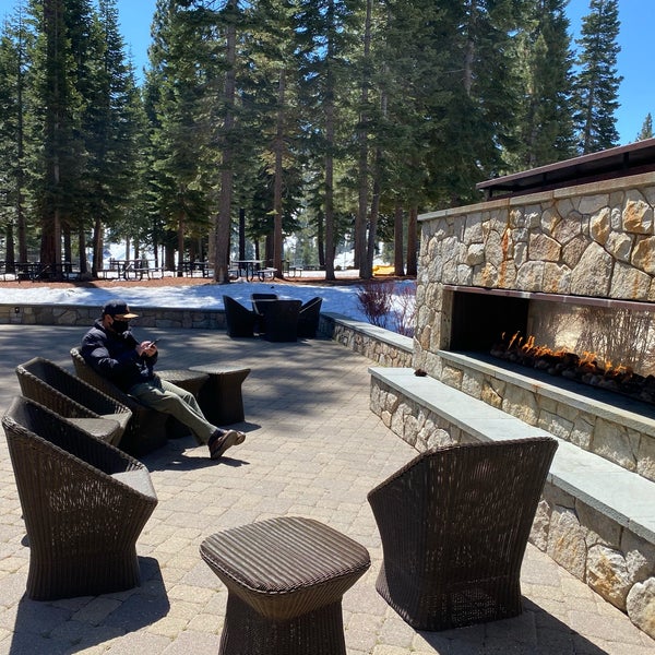 4/17/2021 tarihinde Lena C.ziyaretçi tarafından The Ritz-Carlton, Lake Tahoe'de çekilen fotoğraf