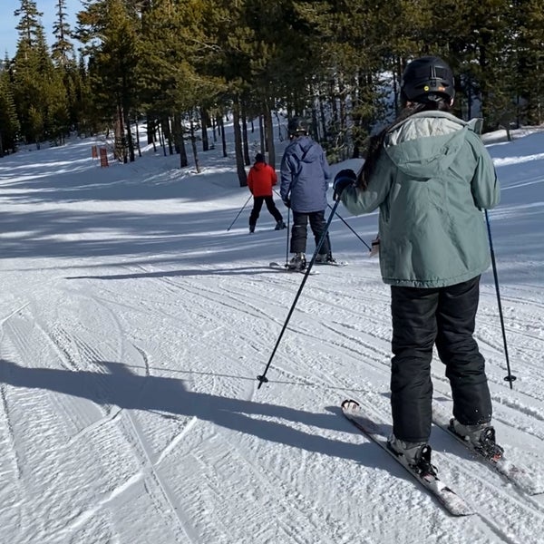 Das Foto wurde bei Tahoe Donner Ski Resort von Lena C. am 1/3/2020 aufgenommen