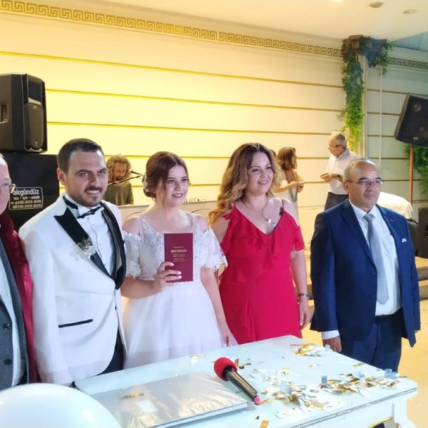 รูปภาพถ่ายที่ Bağlarbaşı Restaurant โดย Nese O. เมื่อ 6/30/2019