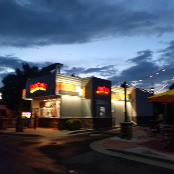 7/23/2016にAndrew A.がGood Times Burgers &amp; Frozen Custardで撮った写真