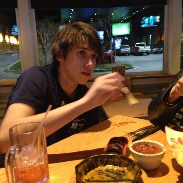 Photo taken at Chili&#39;s Grill &amp; Bar by Kevin C. on 2/2/2013