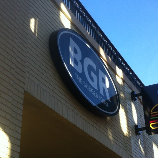 รูปภาพถ่ายที่ BGR: The Burger Joint โดย Gavan S. เมื่อ 11/24/2012