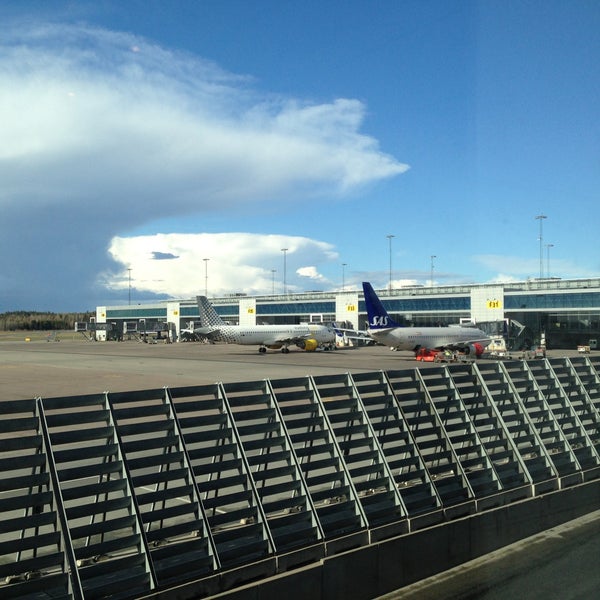 Das Foto wurde bei Flughafen Stockholm-Arlanda (ARN) von Sunnyson am 4/30/2013 aufgenommen