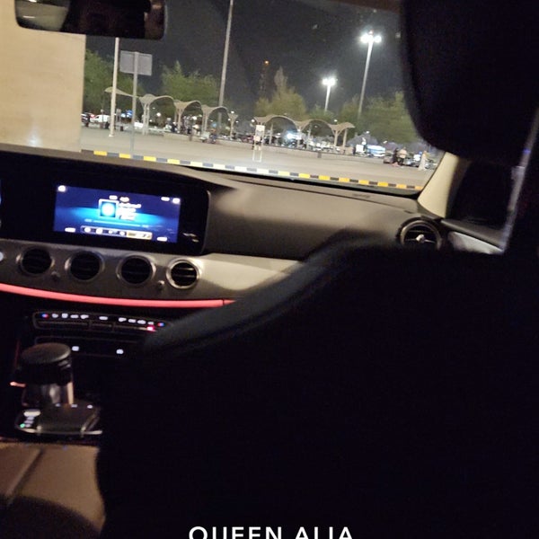 รูปภาพถ่ายที่ Queen Alia International Airport (AMM) โดย Fahad 🇸🇦 เมื่อ 5/10/2024