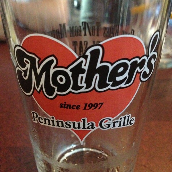 Foto tirada no(a) Mother&#39;s Peninsula Grille por Dana D. em 7/18/2013
