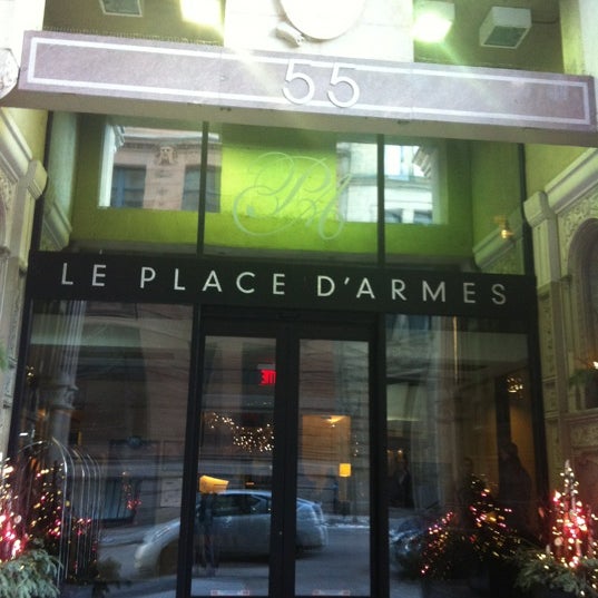 Foto tomada en Le Place d&#39;Armes Hôtel &amp; Suites  por Djay Solo el 12/15/2012