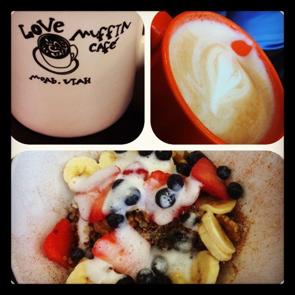 10/20/2012 tarihinde Annie N.ziyaretçi tarafından Love Muffin Cafe'de çekilen fotoğraf