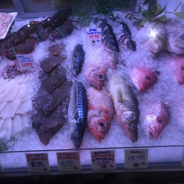 Снимок сделан в Monahan&#39;s Seafood Market пользователем louda b. 5/21/2020