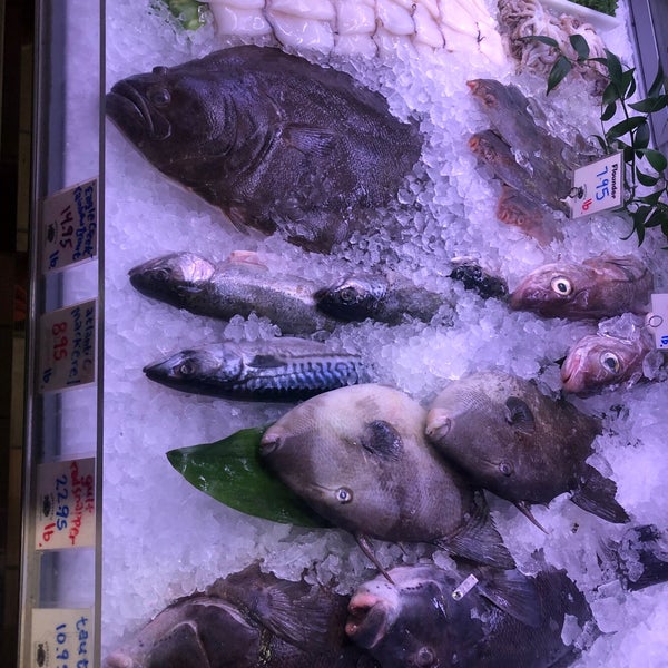 Photo taken at Monahan&#39;s Seafood Market by louda b. on 8/24/2020