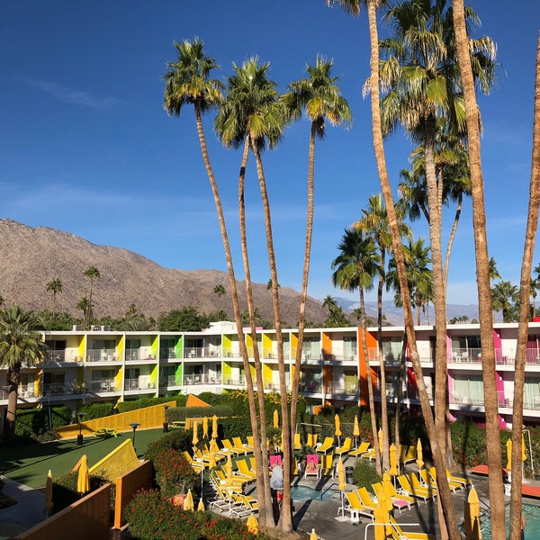 รูปภาพถ่ายที่ The Saguaro Palm Springs โดย louda b. เมื่อ 11/28/2018