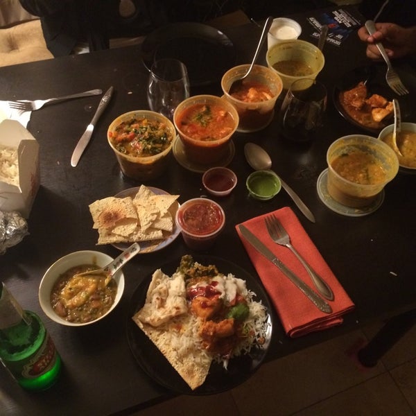 Das Foto wurde bei Spicy Bite Indian Cuisine von louda b. am 6/11/2014 aufgenommen