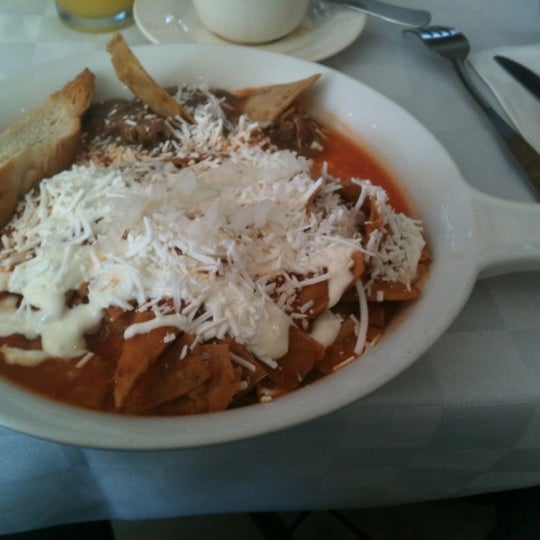 Photo taken at Restaurante Las Carolinas by Miguel S. on 10/18/2012