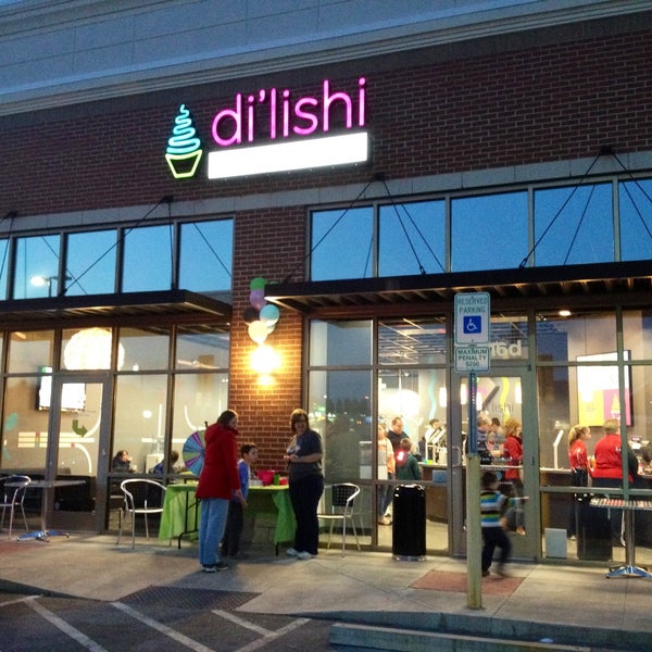 Photo taken at di&#39;lishi frozen yogurt bar by Tim S. on 4/17/2013