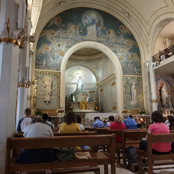 Photo taken at Chapelle Notre-Dame de la Médaille Miraculeuse by youngmin K. on 6/21/2019