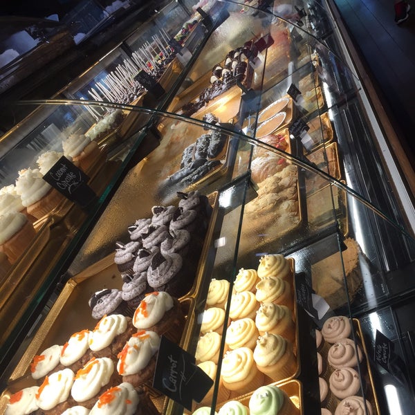 Photo taken at Mia&#39;s Bakery by Verandah-Maureen S. on 8/22/2015