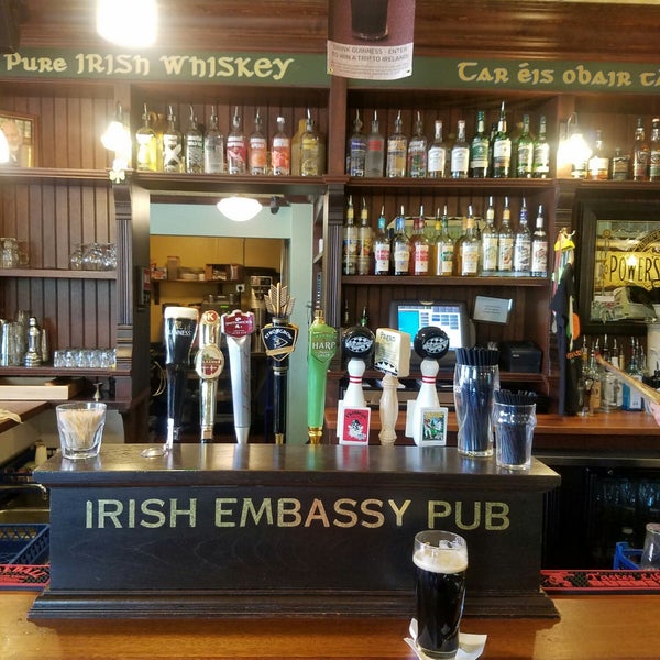 Foto tirada no(a) The Irish Embassy Pub por Beer Girl S. em 7/8/2018