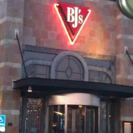 Photo prise au BJ&#39;s Restaurant &amp; Brewhouse par Jeff B. le11/27/2012